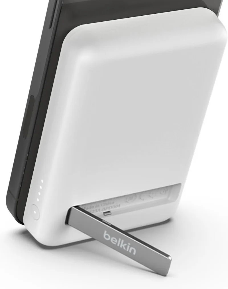Draadloze Powerbank + Standaard - MagSafe Compatibel - 5000mAh by Belkin in White – product photo