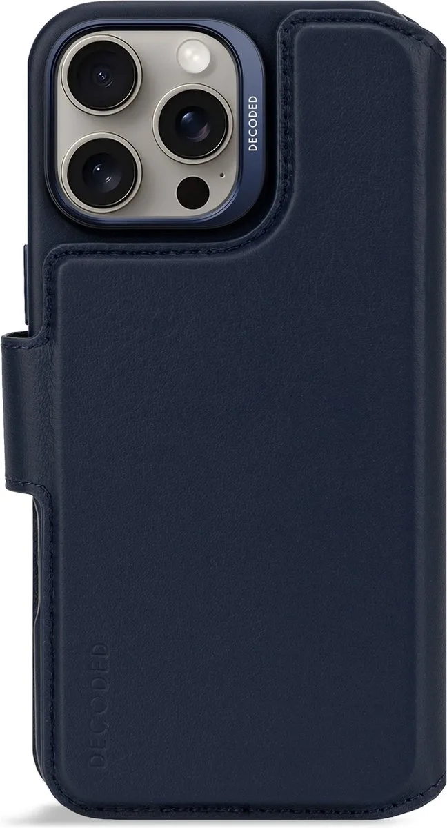 Leren Detachable Wallet Case Geschikt voor iPhone 16 Pro Max - 2-in-1 Magnetisch Afneembaar Hoesje met Pasjeshouder - Premium ECCO Leer - Geschikt voor MagSafe van Decoded in Blauw – productfoto