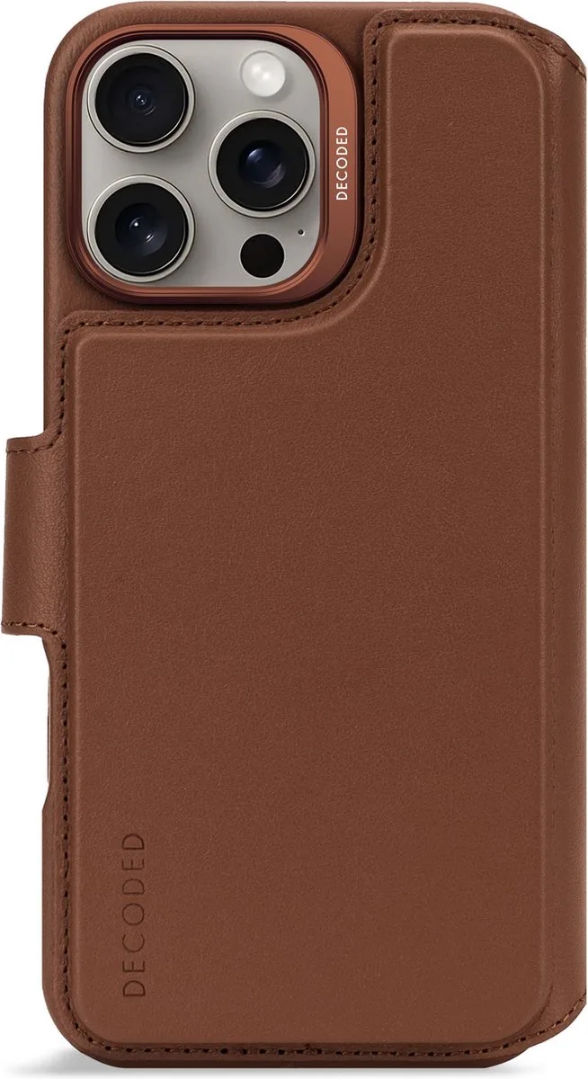 Leren Detachable Wallet Case Geschikt voor iPhone 16 Pro Max - 2-in-1 Magnetisch Afneembaar Hoesje met Pasjeshouder - Premium ECCO Leer - Geschikt voor MagSafe van Decoded in Bruin – productfoto