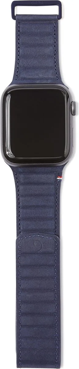 Traction Strap - Magnetische Horloge Band geschikt voor Apple Watch 6 / SE / 5 / 4 (44 mm) en Apple Watch 3 / 2 / 1 (42 mm) - Navy von Decoded in Blau – Produktfoto