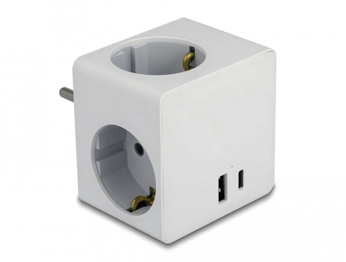 Multi Socket Cube 3-way with childproof lock and USB PD 3.0 charger 20 W fra Delock i Hvid – produktbillede