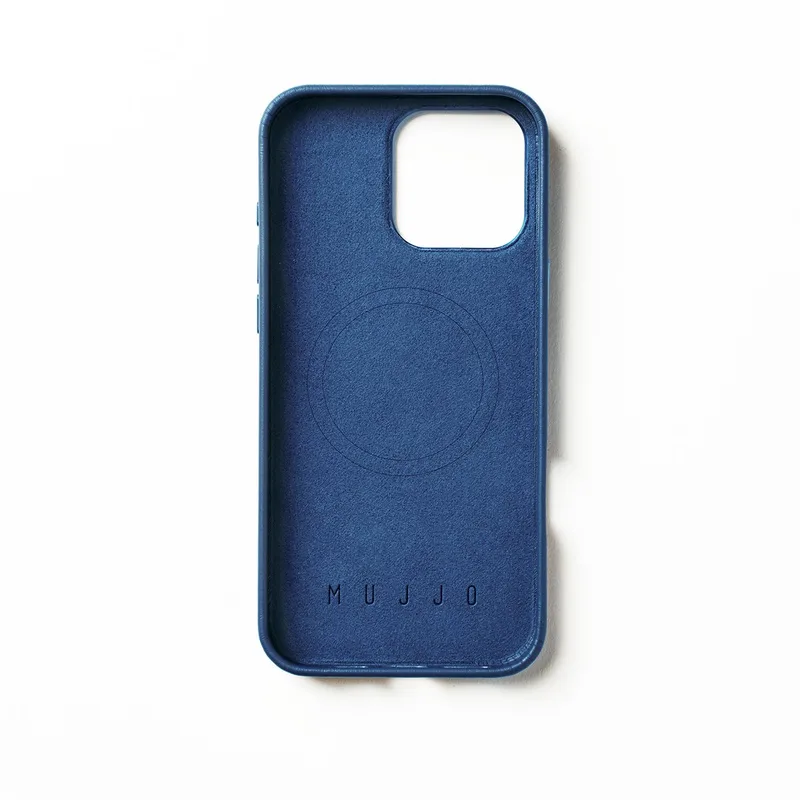 Full Leather Mag Case geschikt voor iPhone 16 Pro Max Hoesje van Mujjo in Monaco blue – productfoto