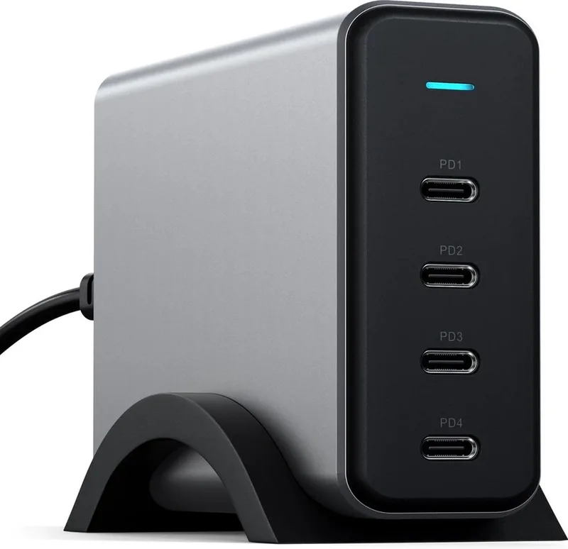 USB-C 4-port GaN Oplader – Krachtige GaN-technologie – Laadt tot Vier Apparaten Tegelijk op – Bescherming Tegen Oververhitting en Overspanning de Satechi en Gris – photo produit