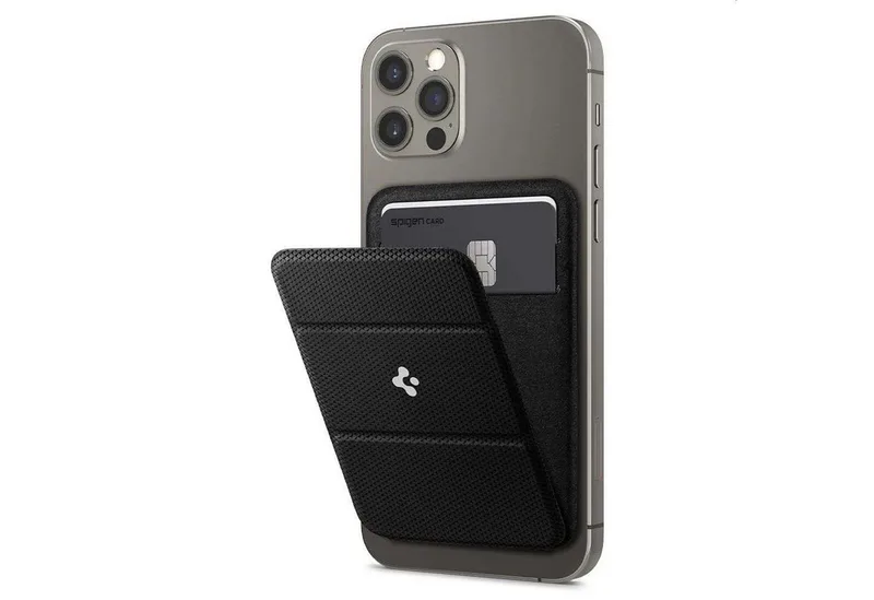 Kartenetui Spigen MagSafe Card Holder Smart Fold von Spigen in Schwarz – Produktfoto
