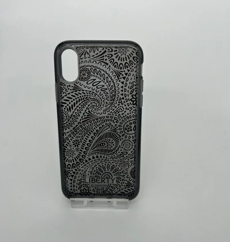 Liberty London Pureprint Arundel Iphone xs Backcover von Tech21 in Schwarz – Produktfoto