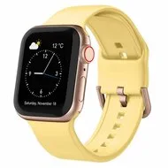 Soft siliconen bandje met gespsluiting - Geel - Geschikt voor Apple Watch 44mm / 45mm / 46mm / 49mm van Watchbandjes-shop – productfoto