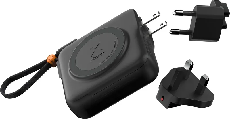 TravelPro 30W 3in1 Travel Charger 10.000 mAh + USB-C PD Kabel - met EU / US / UK Stekker från Xtorm i Svart – produktbild