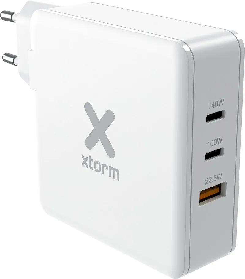 Xtorm 140W Oplader - Laptopadapter - Smartphone en Laptop Lader - USB C - 2x USB-C PD + 1x USB-A output - Macbook Lader - USB-C PD GaN lader van Xtorm in Wit – productfoto